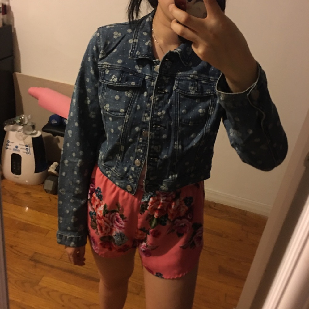 Flower Print Crop Denim Jacket - Picture 6 of 9